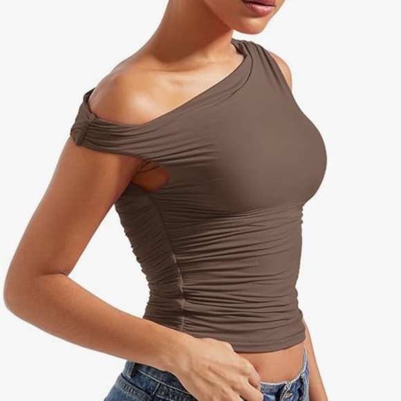 NWT one shoulder ruched top - Picture 1 of 6